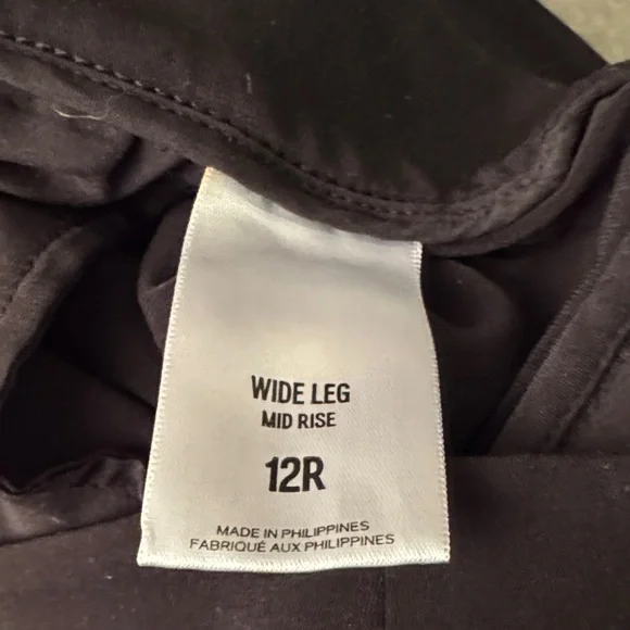 Express Black Wide Leg Pants with zipper and pockets - Picture 2 of 2